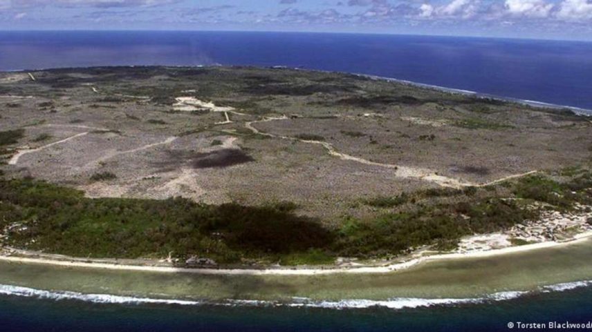 Nauru é a menor república insular do mundo, com 21 quilômetros quadrados de área.