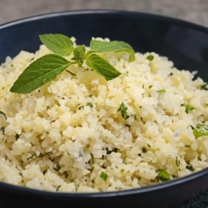Arroz de couve-flor: baixo carboidrato e sabor