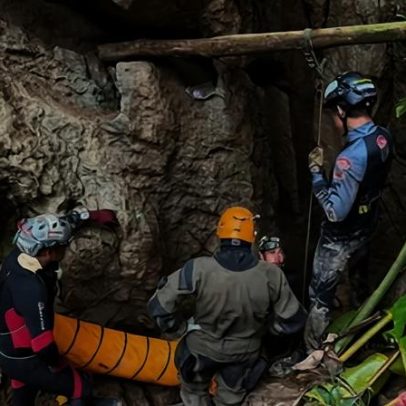 Cinco moradores encontrados em caverna no Laos; busca por dois desaparecidos