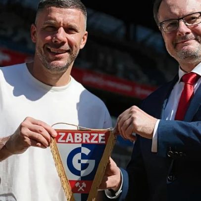 Podolski anuncia aposentadoria e vira dono do clube do coração na Polônia