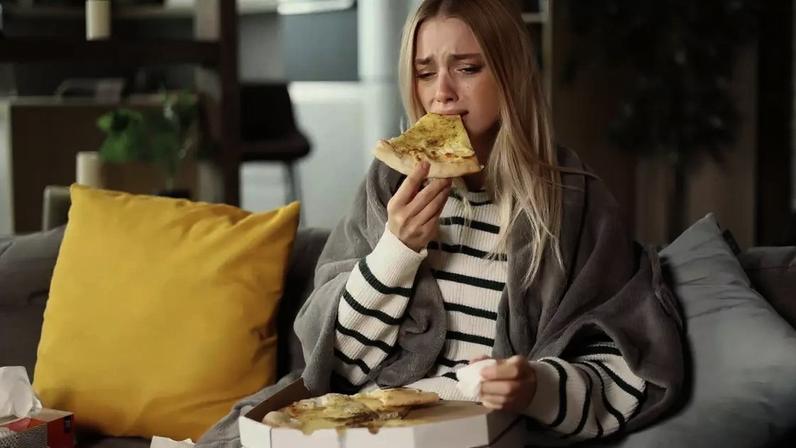 Entenda a relação entre ansiedade e dieta
