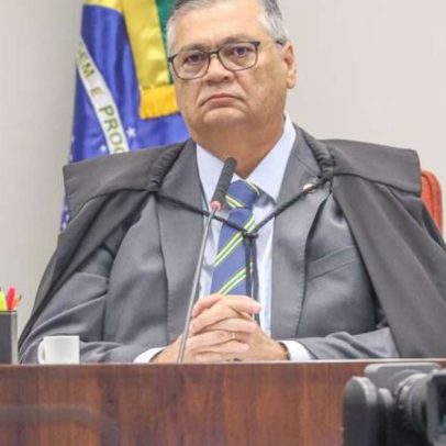 Dino relata hostilidade de funcionária de companhia aérea que sugeriu matar