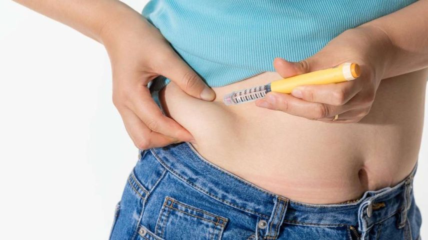 Canetas emagrecedoras exigem acompanhamento médico e atenção a sinais de pancreatite