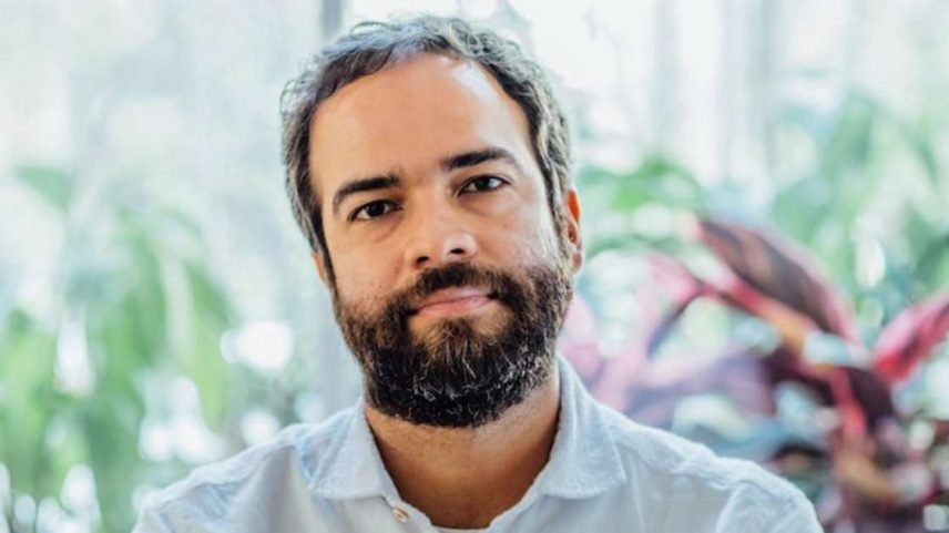 O diretor Fabio Meira demorou 19 anos para fazer 'Mambembe'