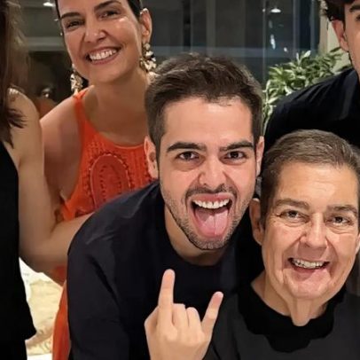 Faustão surge em foto rara com a família; filho cita anos difíceis