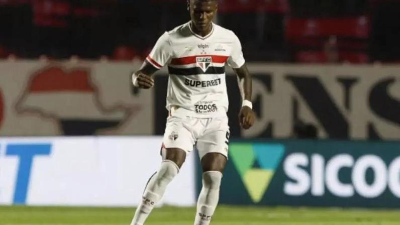 Arboleda ainda não voltou ao Brasil para rescindir com o São Paulo –