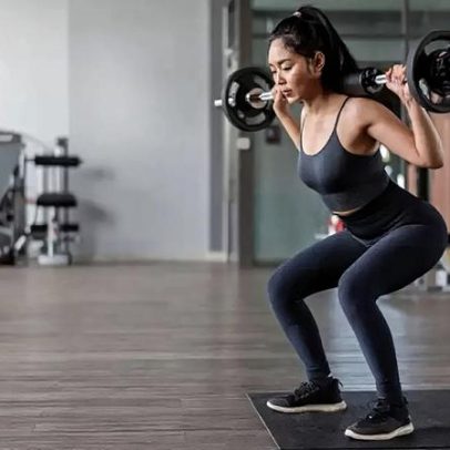 Cinco sinais de dor no agachamento que não devem ser ignorados
