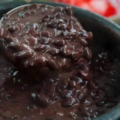 Feijão cozido fica mais grosso e saboroso com este ingrediente