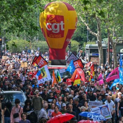 França: atos do 1º de Maio reúnem milhares e desafiam flexibilização do feriado