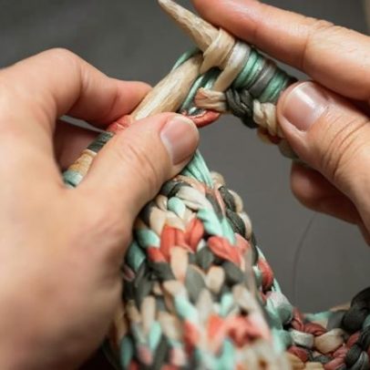 Artesanato da vovó ganha espaço entre jovens conectados às telas