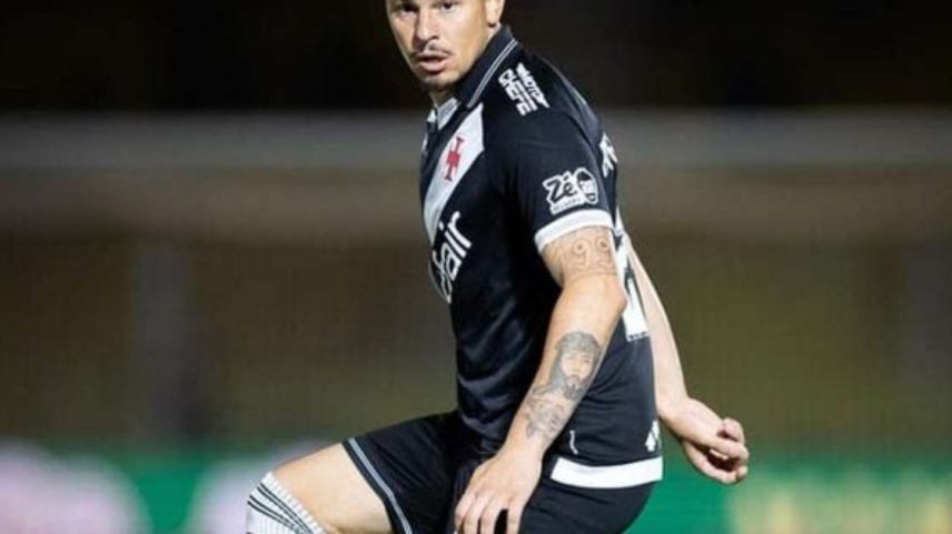 Thiago Mendes comemora gol do Vasco –