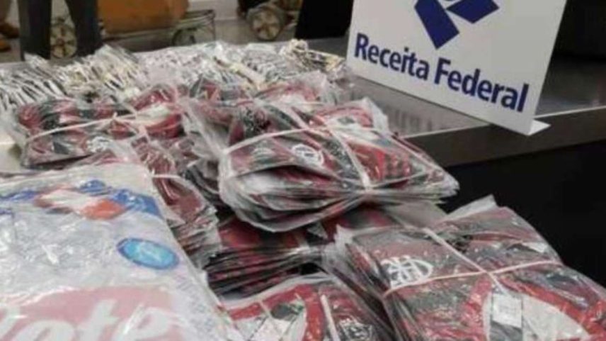 Carga escondia uniformes piratas de seleções e clubes brasileiros às vésperas da Copa do Mundo –