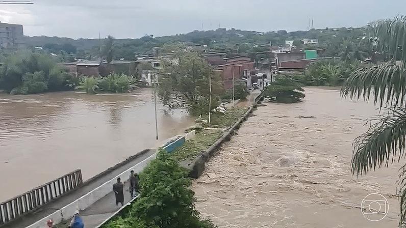 Número de mortos em consequência da chuva sobe para seis em Pernambuco
