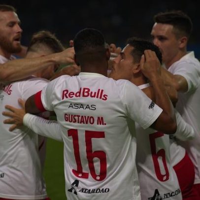 Lucas Barbosa marca aos 27' do 2º tempo em Bragantino contra Chapecoense