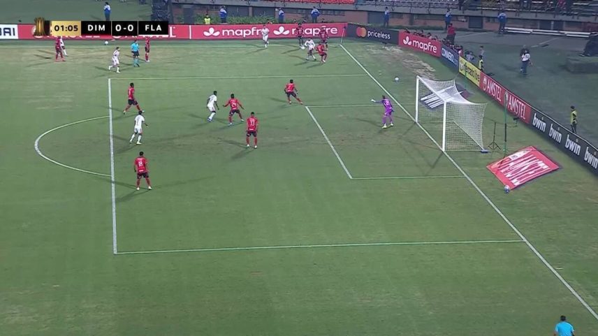 Independiente Medellín x Flamengo: antes de confusão, Luiz Araújo quase fez gol no início