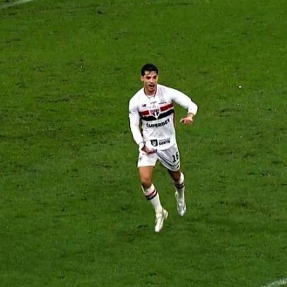 STJD absolve Bobadilla de denúncia por gesto obsceno em Corinthians x São Paulo
