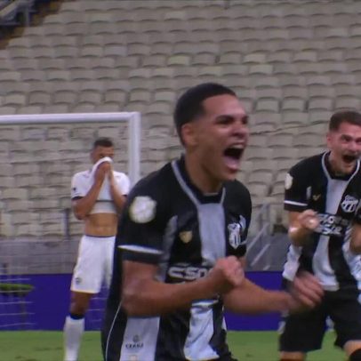 Melqui marca gol de fora da área aos 17 minutos do 1º tempo contra o Atlético-MG