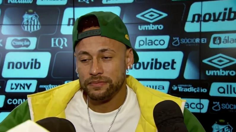 Neymar na zona mista após Santos x Coritiba — Foto: Ana Canhedo