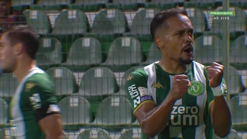Neto Pessoa marca gol da Chapecoense contra o Remo aos 23 do 1º tempo