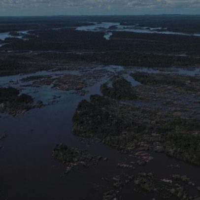 Volta Grande do Xingu: seca e deformações 10 anos após Belo Monte