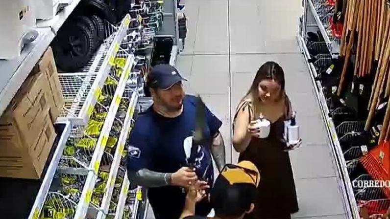 Policiais presos são flagrados passeando e até fazendo compras em Manaus