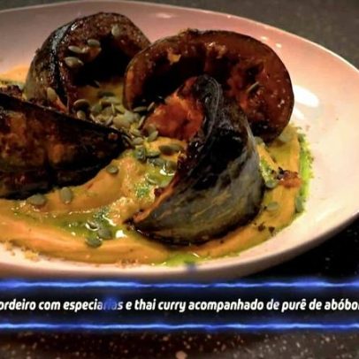 Cordeiro com especiarias e thai curry acompanha purê de abóbora