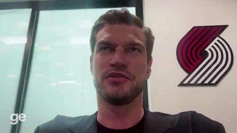 Splitter comenta futuro como head coach: "Vamos ver quem vai me dar essa oportunidade"