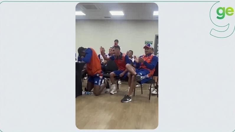 Adversário do Atlético-MG reúne o time e chora ao saber de convocação para a Copa do Mundo