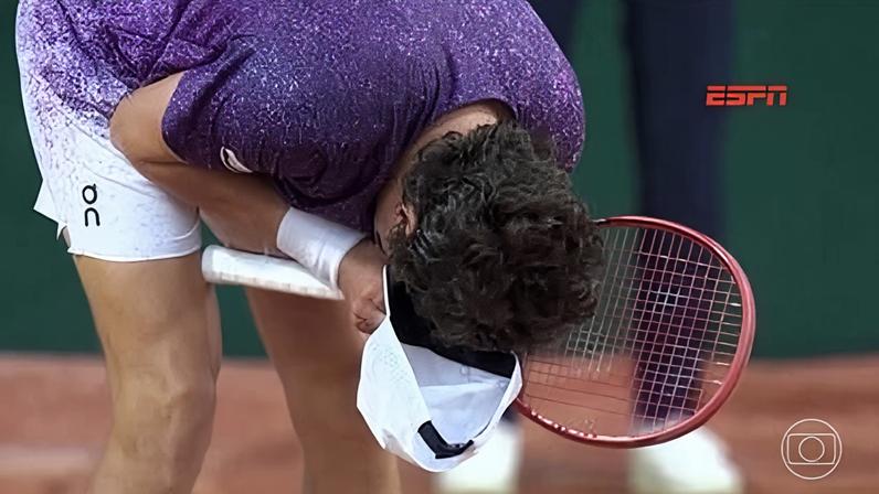 João Fonseca vence em Roland Garros e vai pegar Novak Djokovic