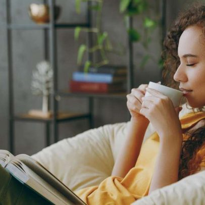 Hábitos simples ajudam mães a relaxar e reduzir o cansaço