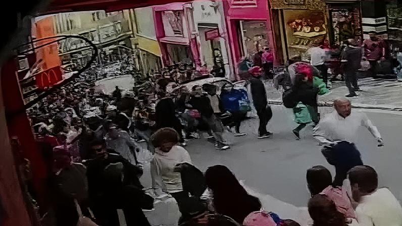 Câmera de segurança registra movimentação em tiroteio em SP