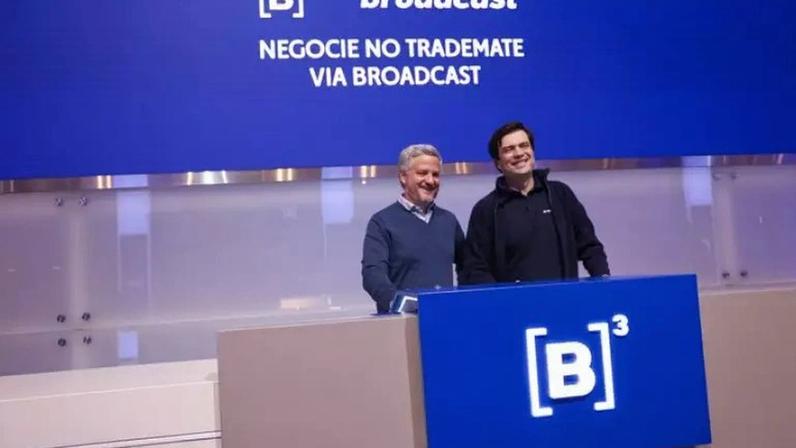 Bianchini, da B3, e Piovezan, da Broadcast, celebram a parceria