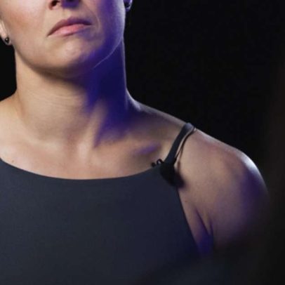 Ronda Rousey finaliza Gina Carano em 15 segundos no retorno ao MMA