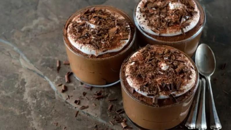 mousse de chocolate com café.