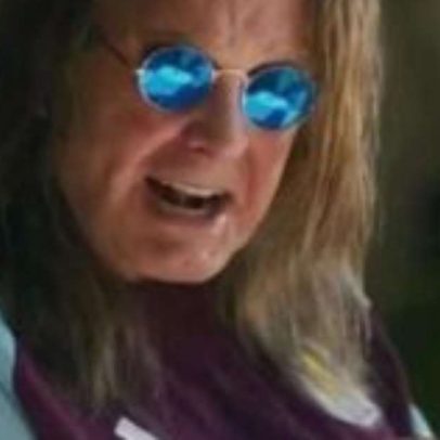 Ozzy Osbourne, de Birmingham, celebra o Aston Villa e a glória europeia