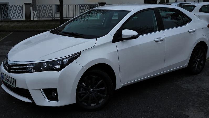 Entenda a diferença de consumo entre Corolla Hybrid e Flex e maximize a economia em sua rotina diária de direção