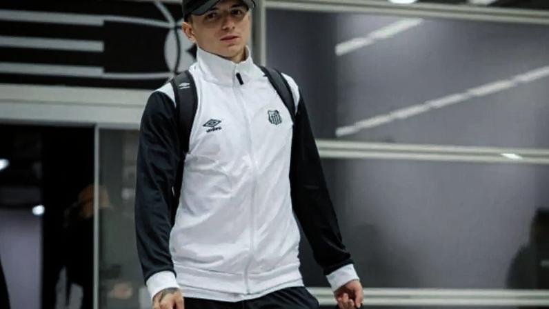 Barreal acaba apenas recebendo advertência do STJD e cumpre suspensão contra o Grêmio –