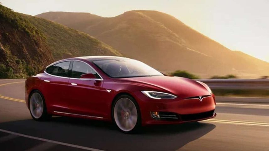 A Tesla descontinuou oficialmente o Model S e o Model X após 14 e 11 anos, respectivamente. Um fim discreto para dois modelos pioneiros. © Tesla