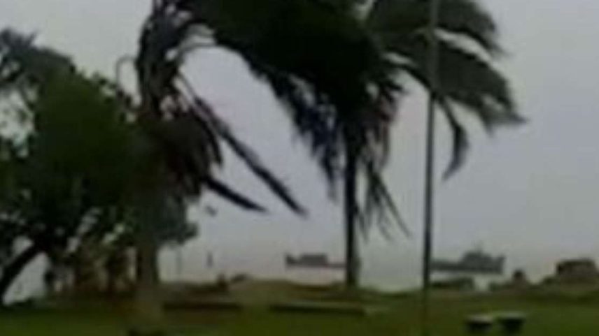 Chuva e vendaval.