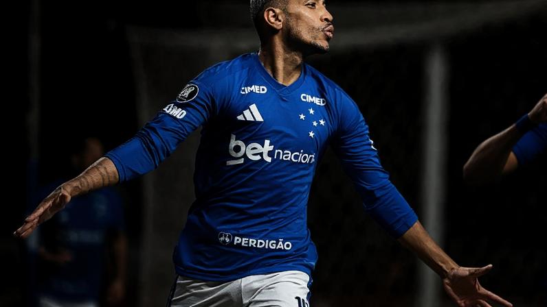 Cruzeiro amassa Barcelona-EQU e avança na Libertadores –