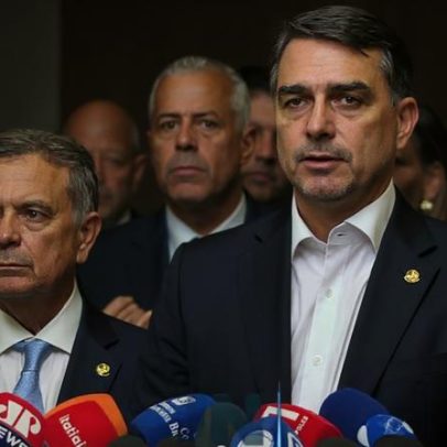 PL fixa prazo de 15 dias para decidir futuro da candidatura de Flávio Bolsonaro