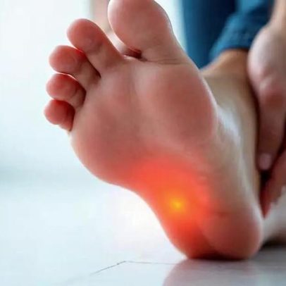 Dor nos pés exige diagnóstico e tratamento especializado