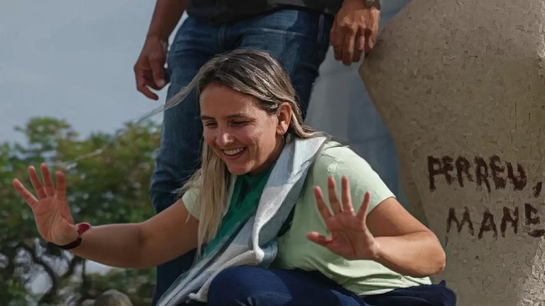 Débora Rodrigues dos Santos admitiu em depoimento ter pichado a estátua da Justiça com batom.