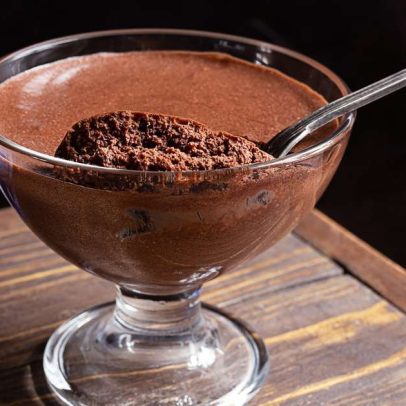 Sobremesa com 2 ingredientes: doce sem açúcar e sem creme de leite