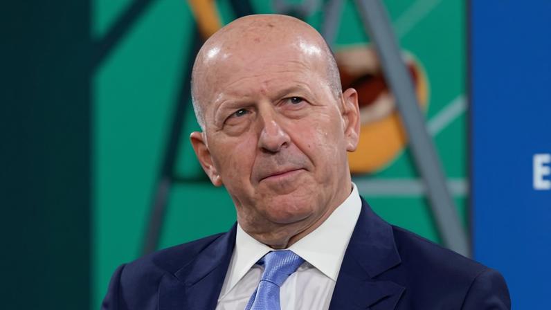 Remuneração de CEOs dispara em 2025, 20x mais rápida que a de trabalhadores