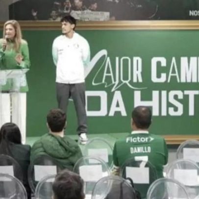 Gustavo Gómez recebe homenagem no Palmeiras por recorde de títulos