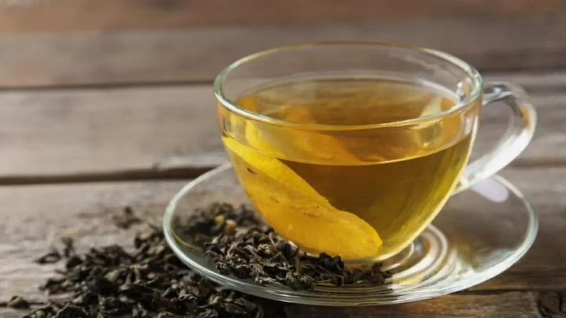 Alguns chás ricos em cafeína e antioxidantes podem ajudar na energia e no rendimento físico