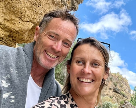 Família de casal britânico preso no Irã diz que perdeu contato