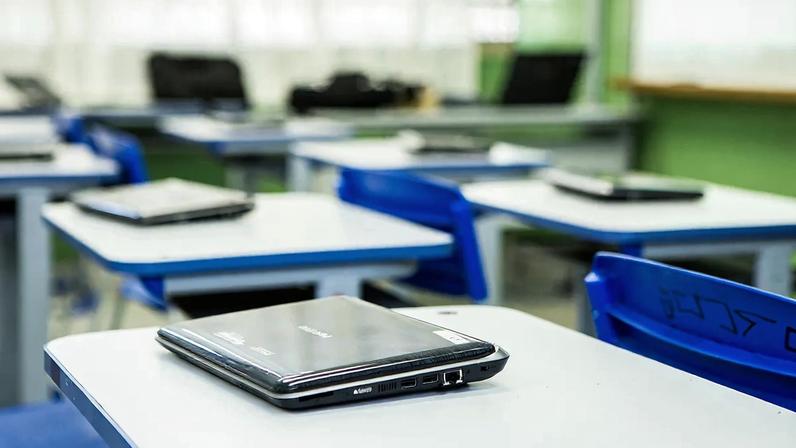 Tecnologia amplia acesso à educação, mas exige formação de professores