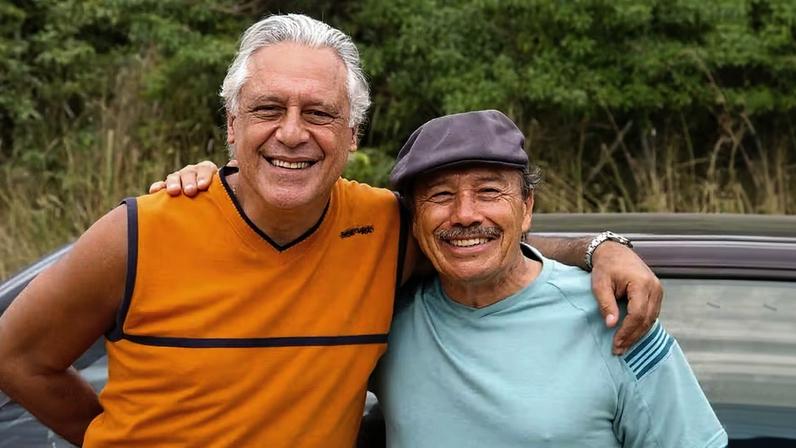 Antonio e Stênio precisaram ser habilitados em categoria para carretas na gravação de Carga Pesada